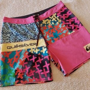 🌺 Like New Mens Quiksilver Dryflight Board Shorts